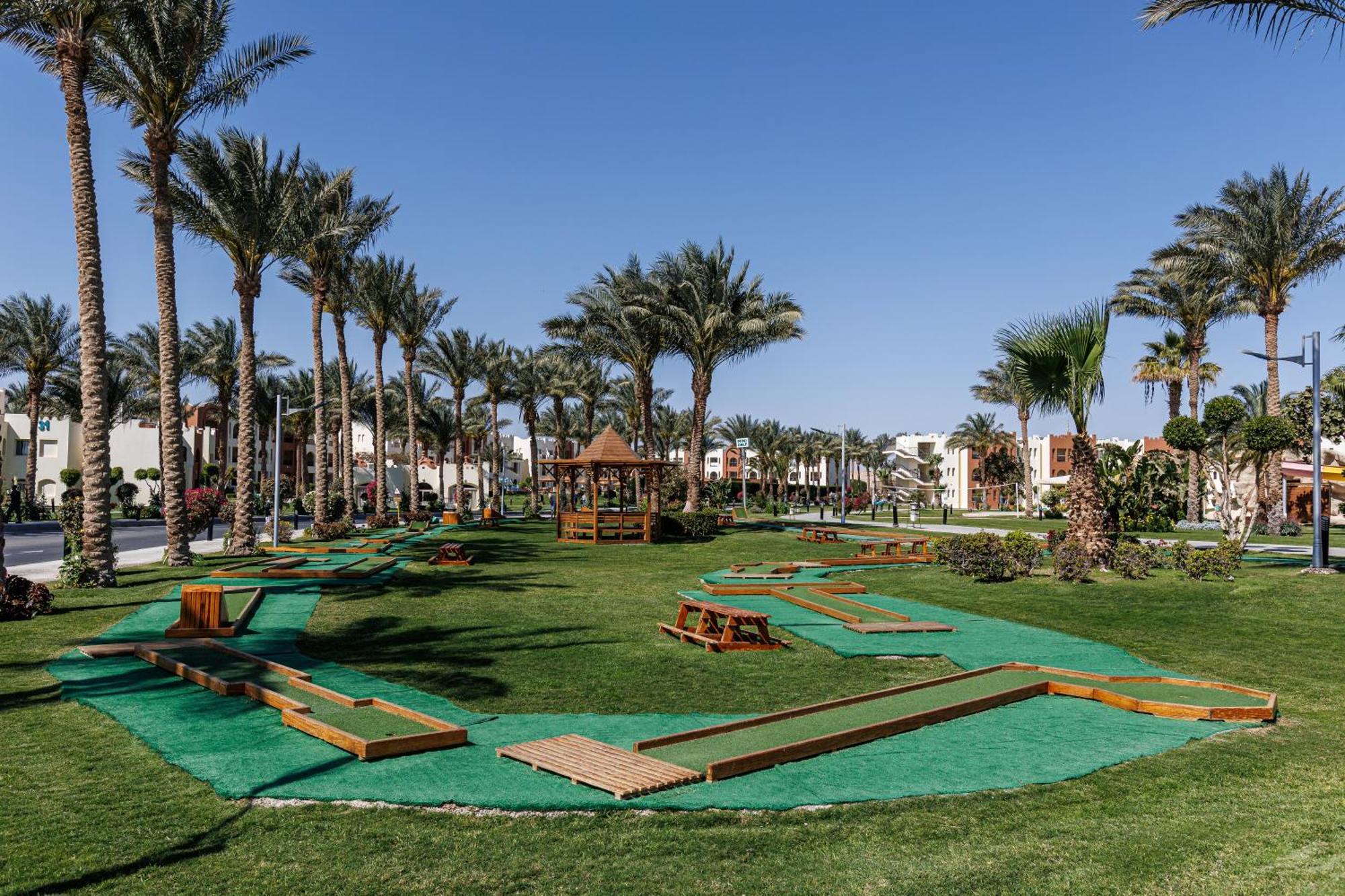 Resort Sunrise Royal